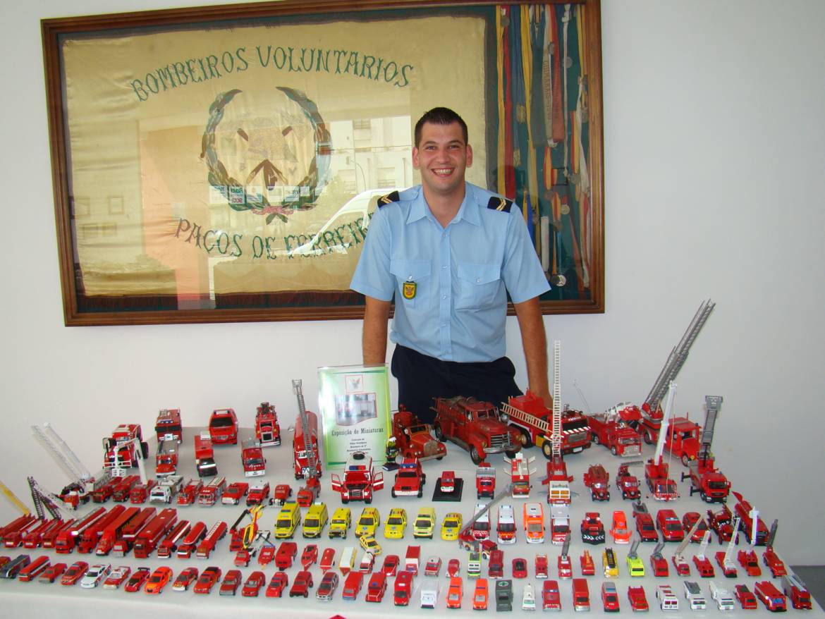 Exposição-de-miniaturas-do-bombeiro-de-3ª-Filipe-Rodrigues-Quadro-Activo.jpg